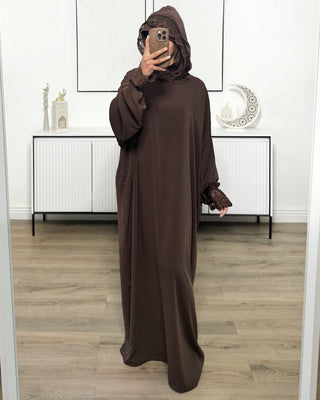 Abaya de prière mastour marron, détails en dentelles. Avec capuche et bonnet.