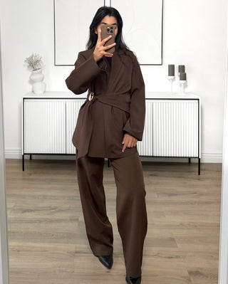 Ensemble tailleur ceinturé