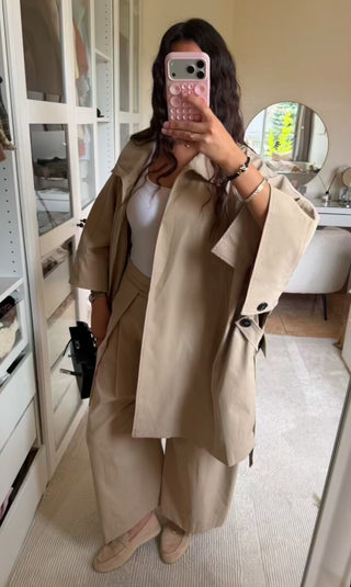 Ensemble pantalon et trench mastour de couleur beige, hijab