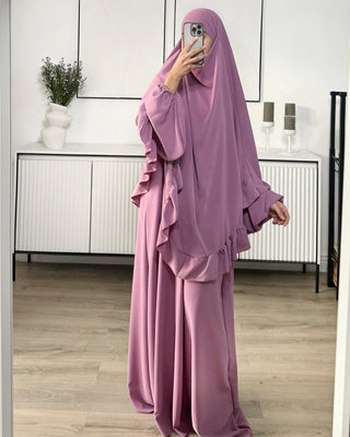 Ensemble abaya et khimar mastour rose pour prière. Détail froufrou sur le khimar