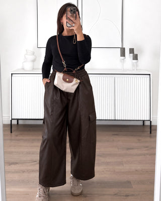 Pantalon similicuir cargo marron mastour